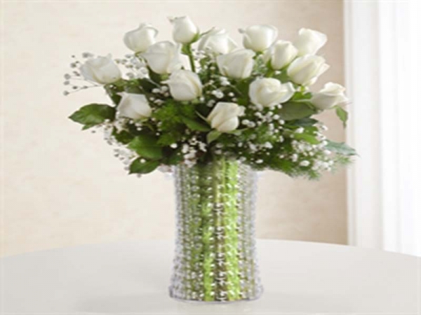 Vazoda 15 Beyaz Gül